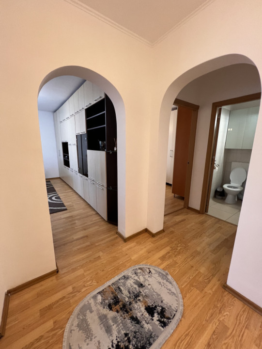 2 camere renovat la metrou 1 Decembrie 