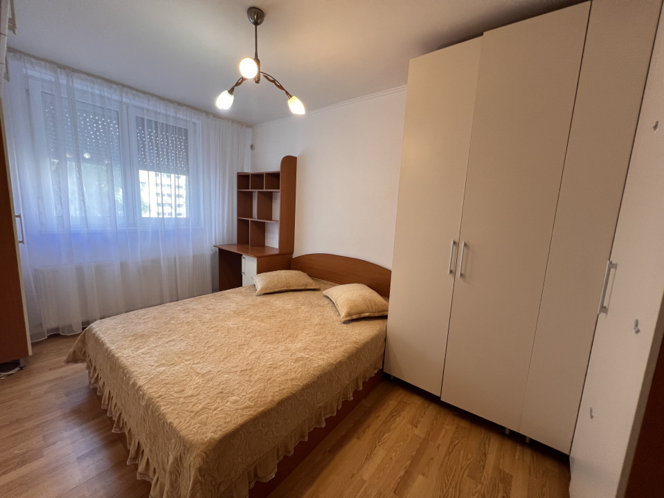 2 camere renovat la metrou 1 Decembrie 