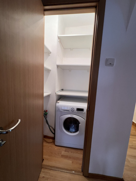 2 camere renovat la metrou 1 Decembrie 