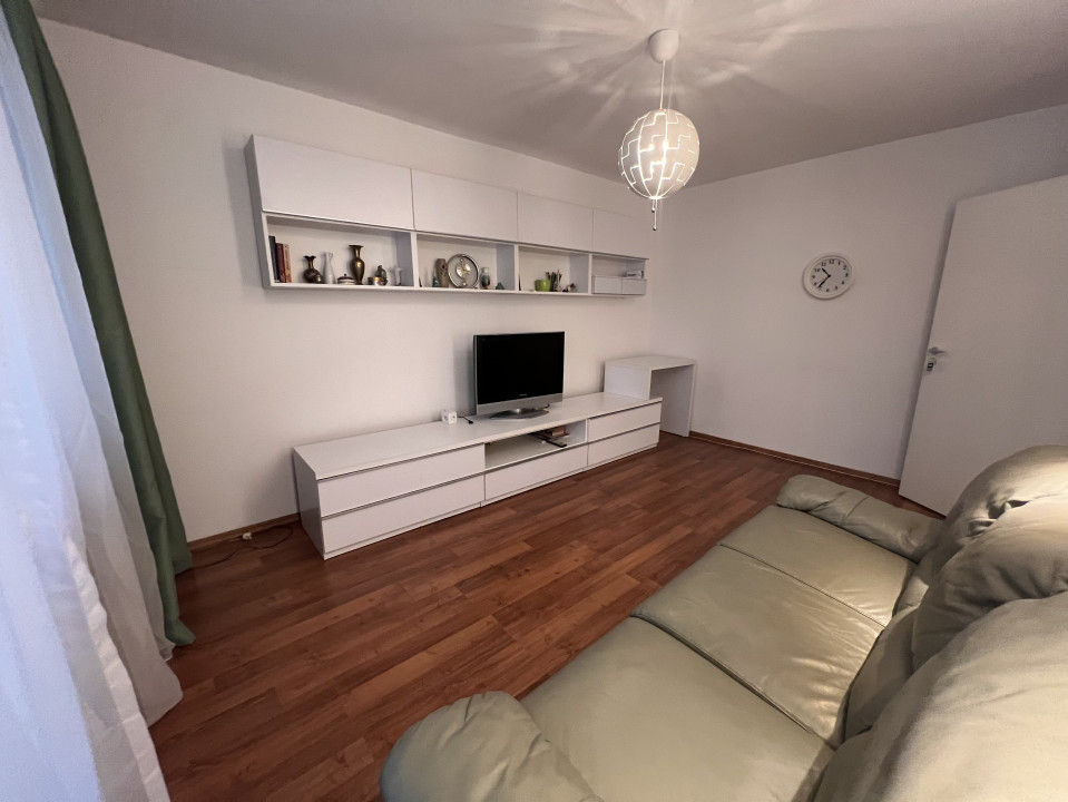 4 camere modern Piata Trapezului, metrou 2 minute