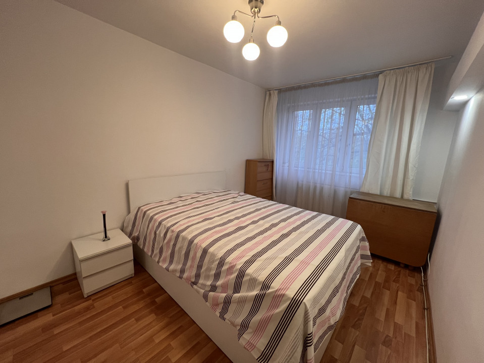 4 camere modern Piata Trapezului, metrou 2 minute