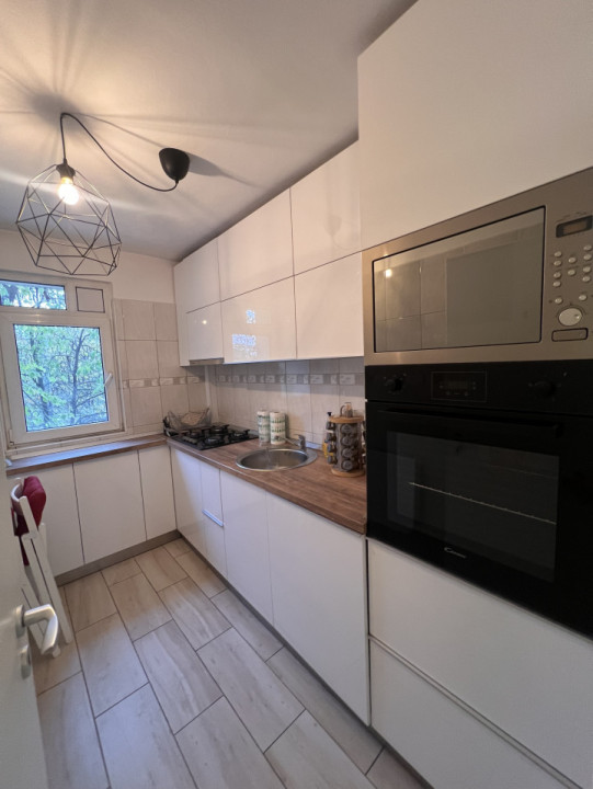 4 camere modern Piata Trapezului, metrou 2 minute