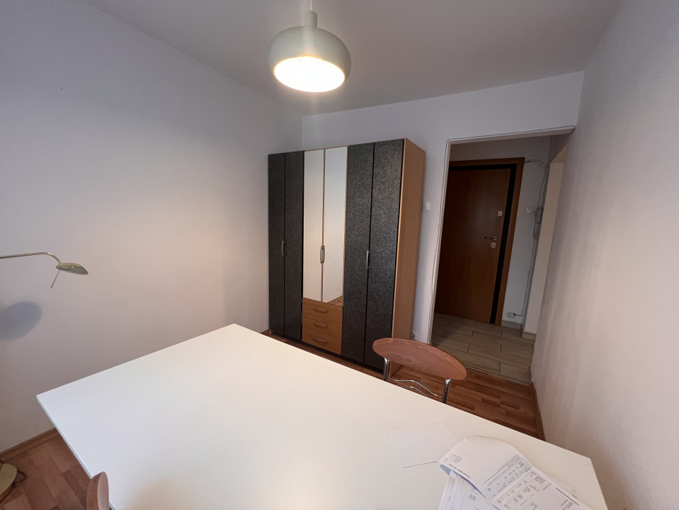 4 camere modern Piata Trapezului, metrou 2 minute
