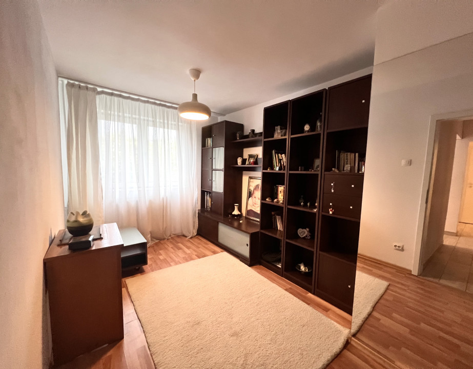 4 camere modern Piata Trapezului, metrou 2 minute