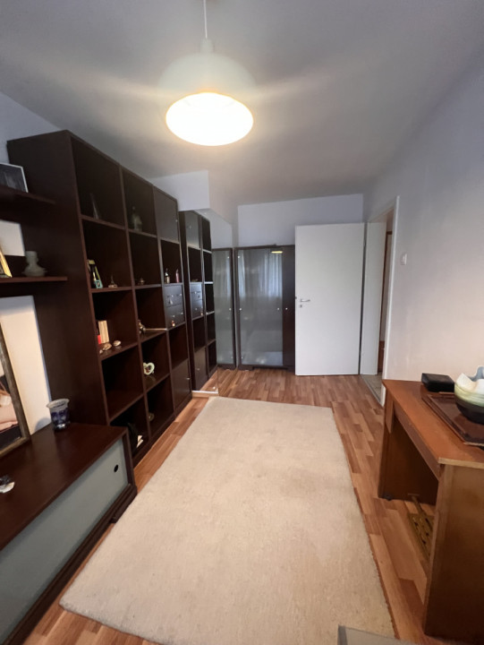 4 camere modern Piata Trapezului, metrou 2 minute