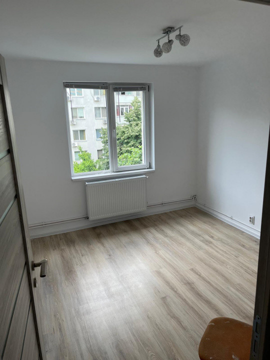 3 camere renovat, cu centrala termica zona Mosilor