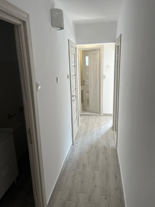 3 camere renovat, cu centrala termica zona Mosilor