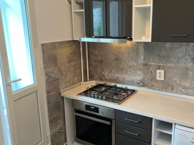 3 camere renovat, cu centrala termica zona Mosilor