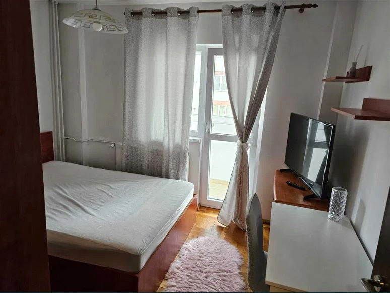 3 camere decomandat la metrou Obor 