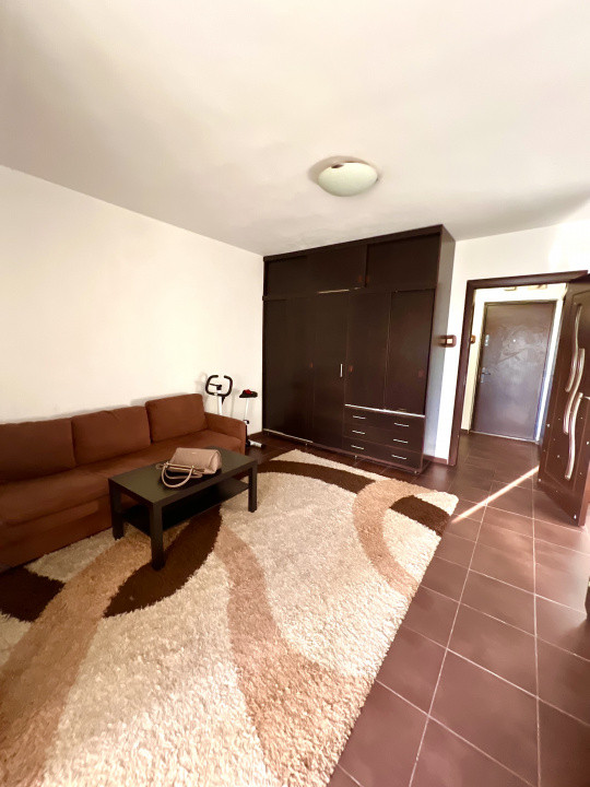 Garsoniera Titan la 500m de metrou Costin Georgian