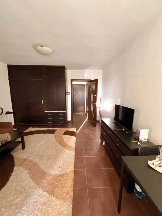 Garsoniera Titan la 500m de metrou Costin Georgian