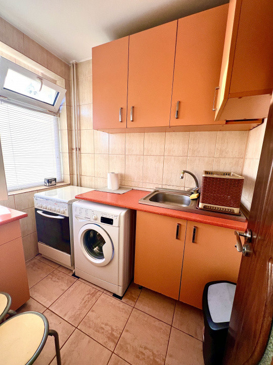 Garsoniera Titan la 500m de metrou Costin Georgian
