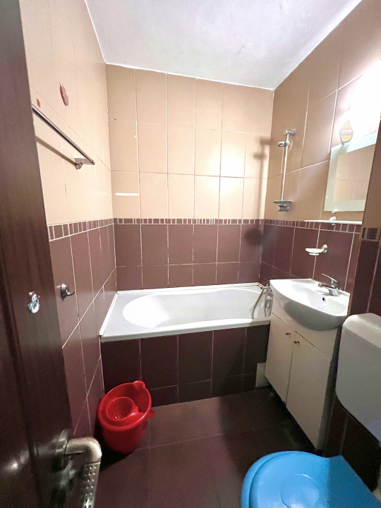 Garsoniera Titan la 500m de metrou Costin Georgian