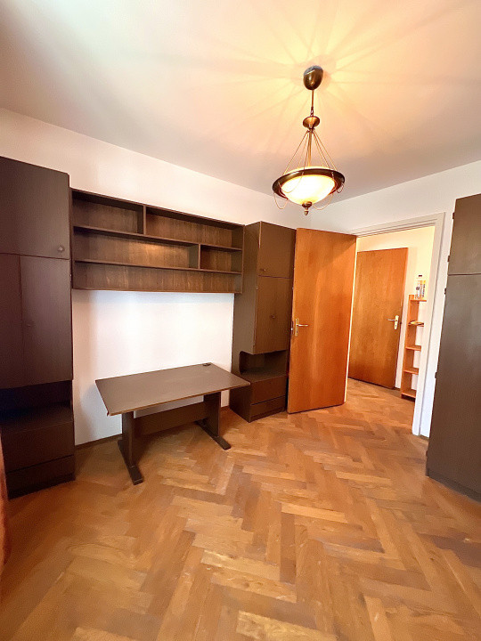 3 camere Militari zona Apusului metrou Gorjului