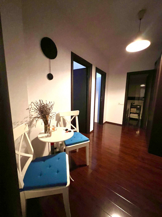 2 camere premium la 7 minute de metrou Jiului