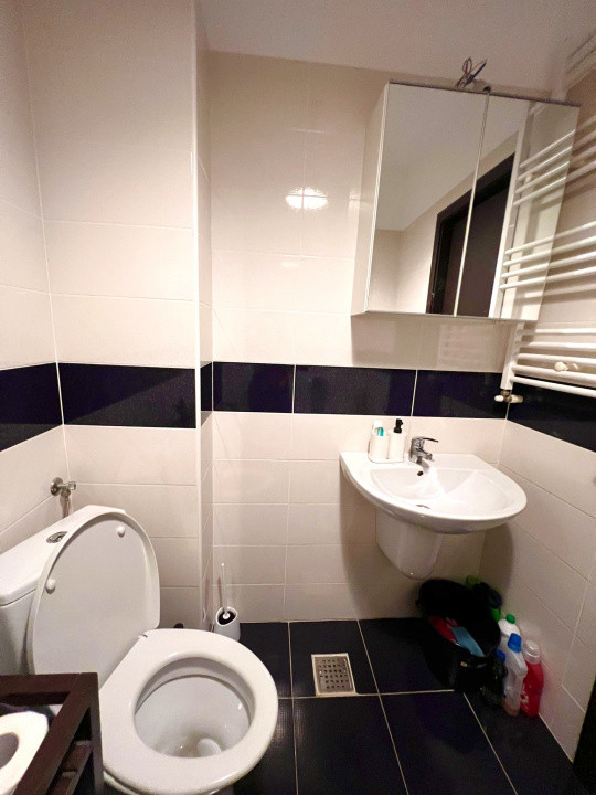 2 camere premium la 7 minute de metrou Jiului