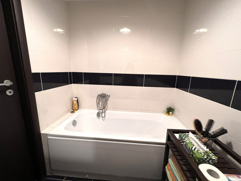 2 camere premium la 7 minute de metrou Jiului