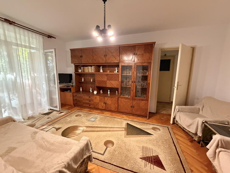 2 camere, zona Piata Minis - Metrou Costin Georgian  