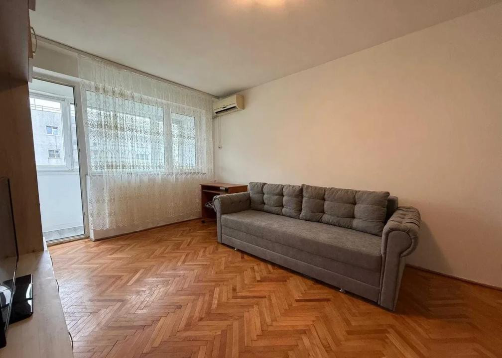 3 camere renovat Arena Nationala /prima inchiriere