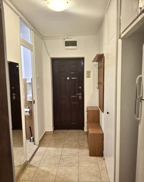 Garsoniera spatioasa de 43 mp metrou Costin Georgian 