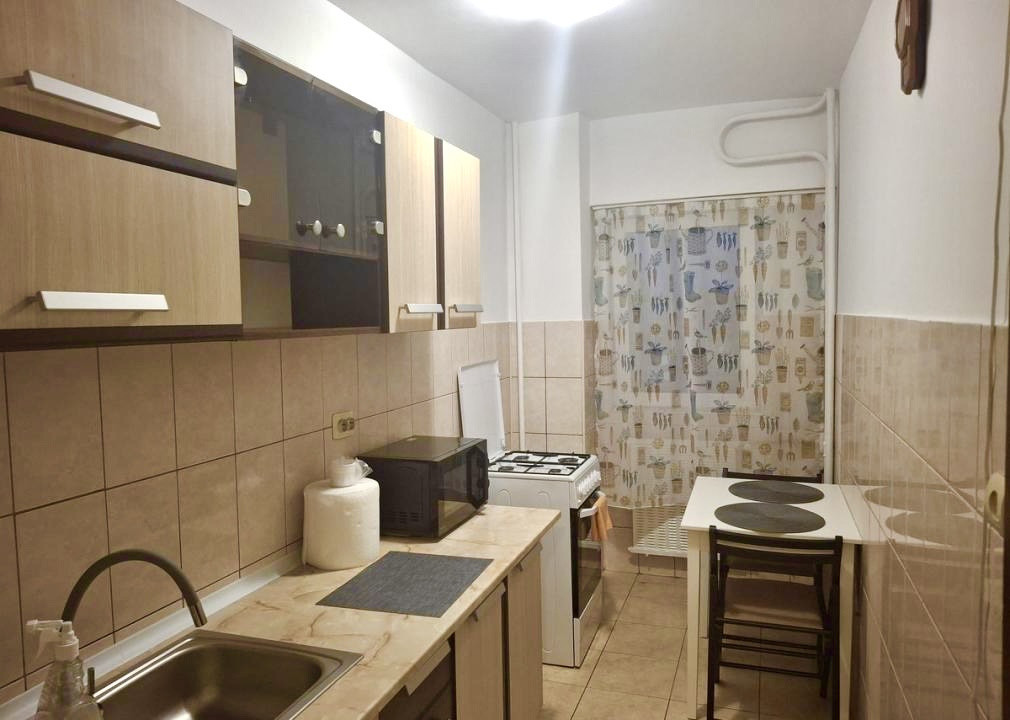 Garsoniera spatioasa de 43 mp metrou Costin Georgian 
