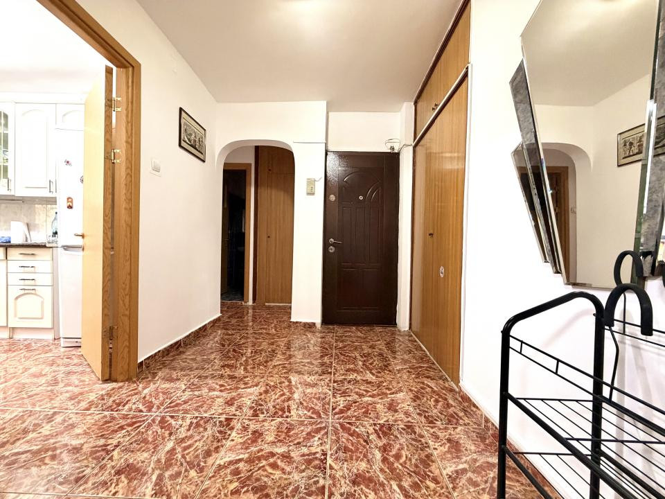 3 camere la metrou Piata Iancului