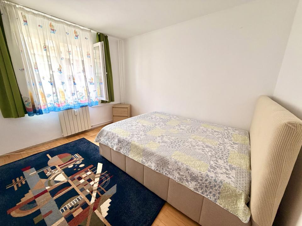 3 camere la metrou Piata Iancului