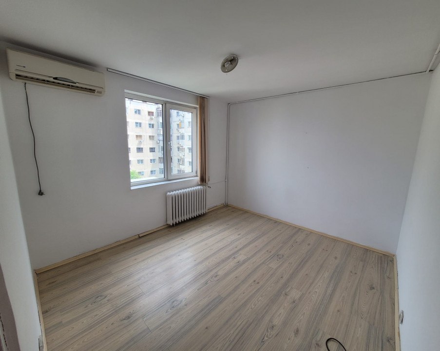 3 camere decomandat langa metrou Crangasi 