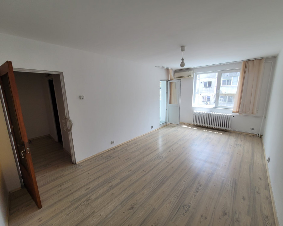 3 camere decomandat langa metrou Crangasi 