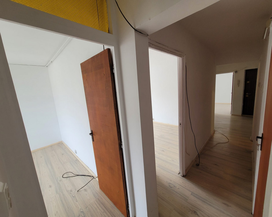 3 camere decomandat langa metrou Crangasi 