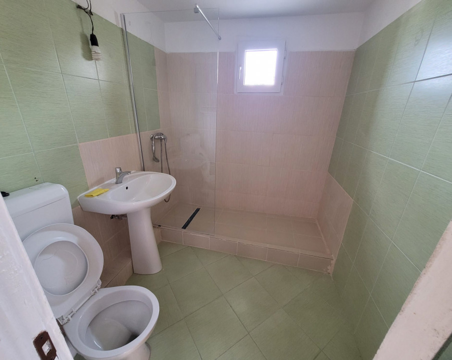 3 camere decomandat langa metrou Crangasi 