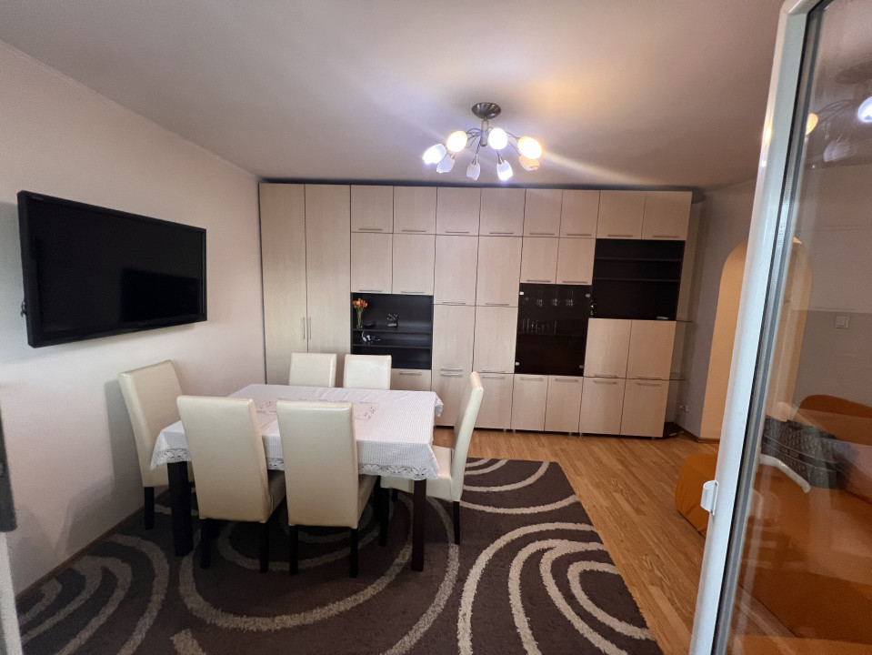 2 camere renovat la metrou 1 Decembrie Titan 