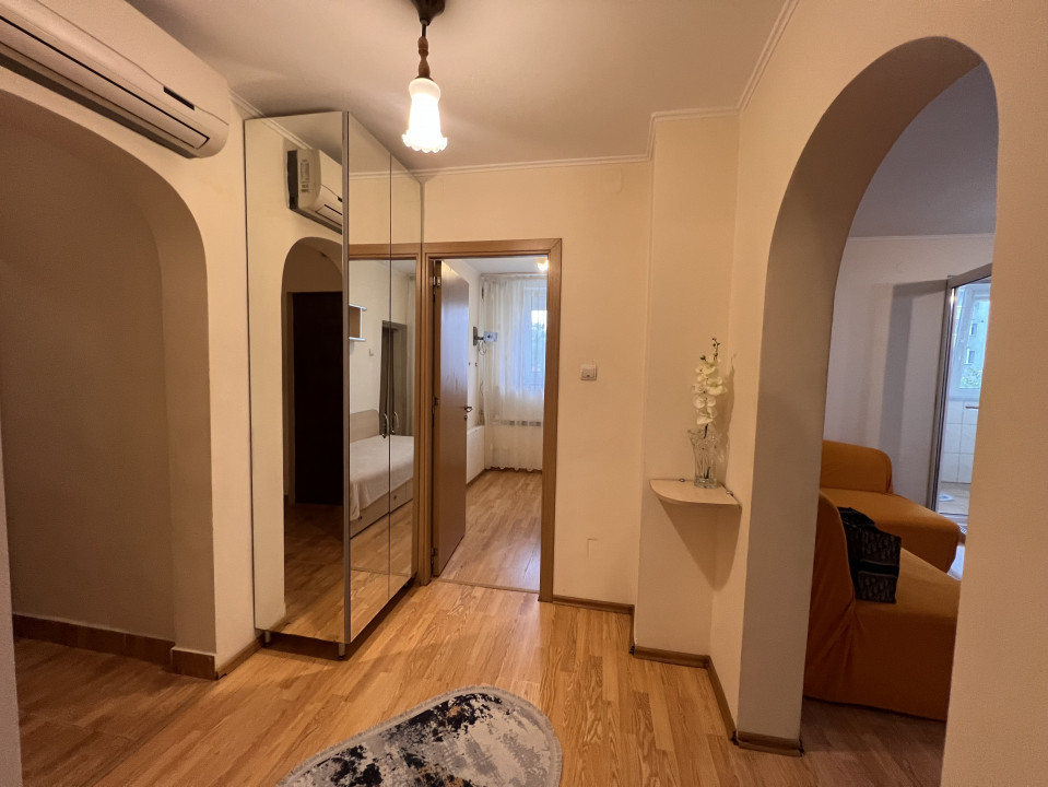 2 camere renovat la metrou 1 Decembrie Titan 