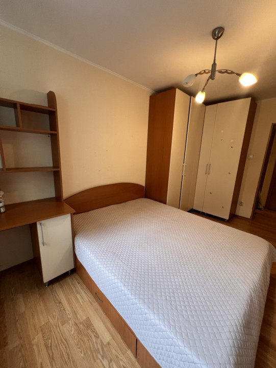 2 camere renovat la metrou 1 Decembrie Titan 