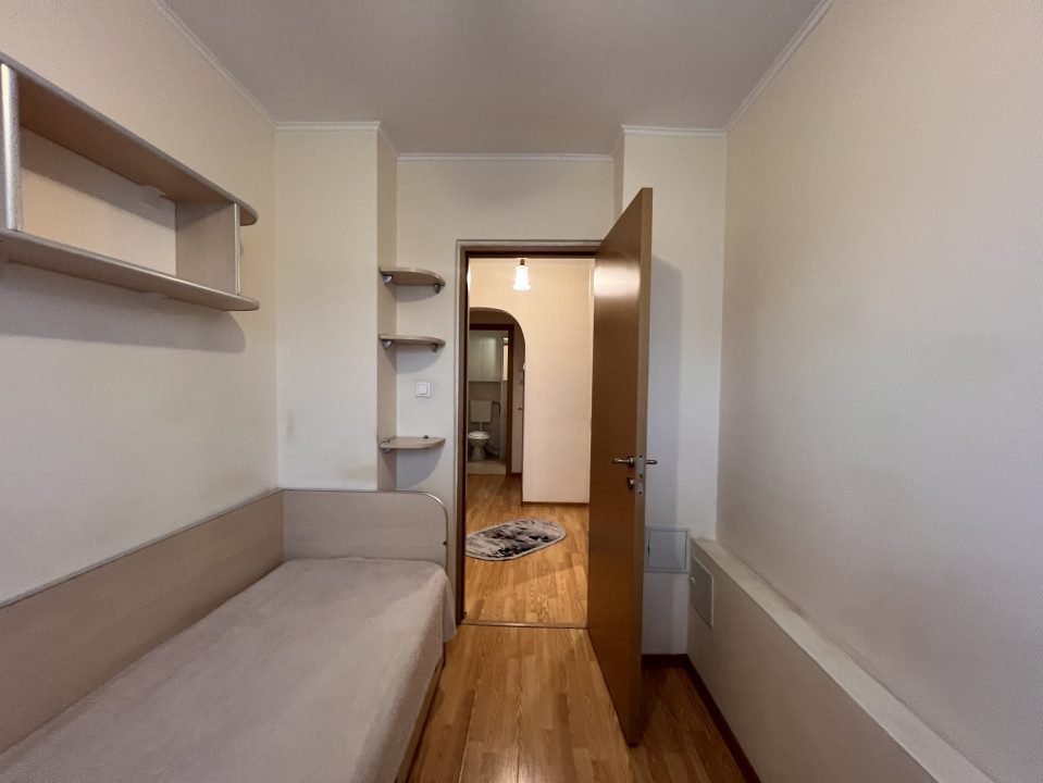 2 camere renovat la metrou 1 Decembrie Titan 