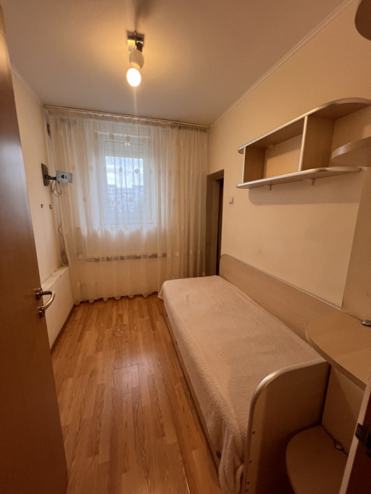 2 camere renovat la metrou 1 Decembrie Titan 