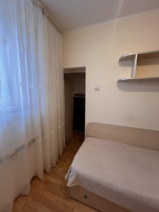 2 camere renovat la metrou 1 Decembrie Titan 