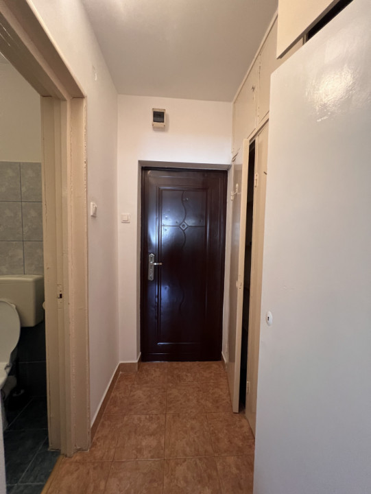Garsoniera Titan la 500m de metrou 