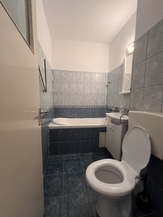 Garsoniera Titan la 500m de metrou 